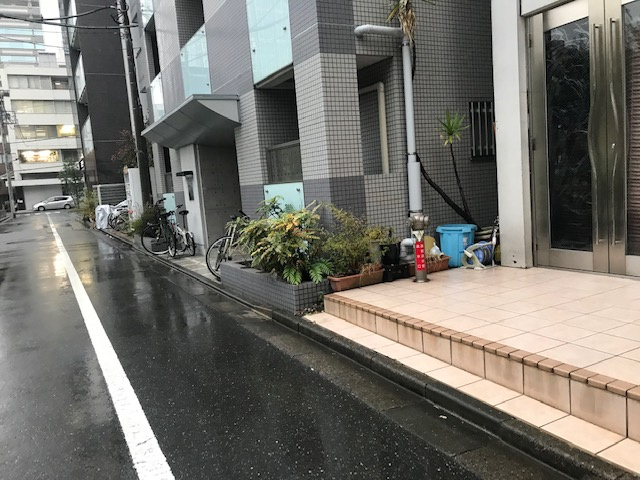 クインズビルの駐車場