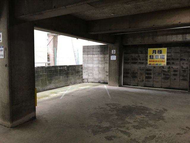 嘉村ビルの駐車場|嘉村ビル（1F)