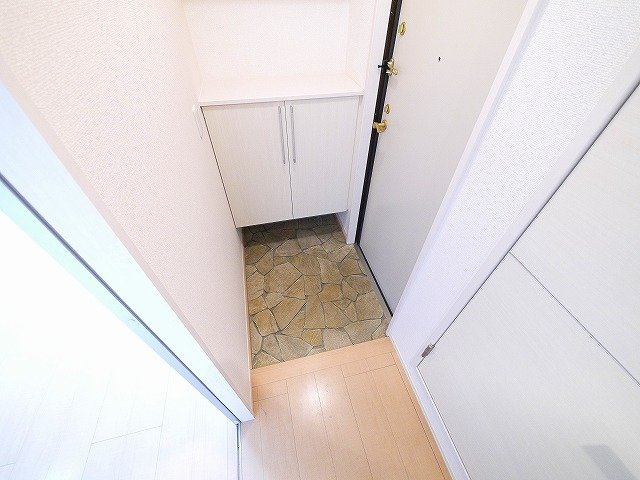 サニーヒロの玄関|収納もある玄関です