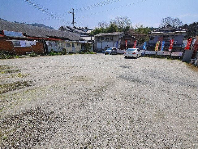 プラスパー豊井Ⅱの駐車場|駐車場に車を止められます