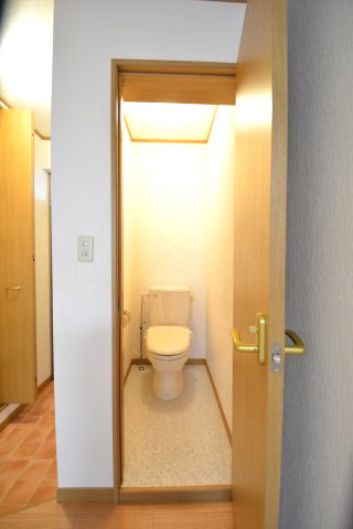 【トイレ】 | コーポラスパークタウンB | トイレです 暖房便座で暖かい