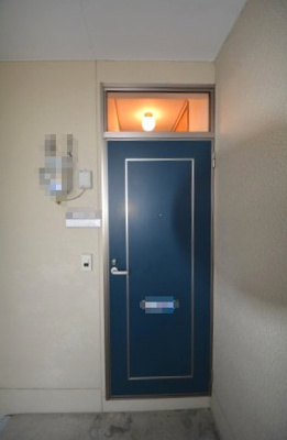 【玄関】 | コーポラスパークタウンB | ゆったりとした玄関です