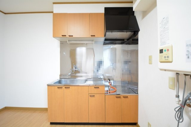 【キッチン】 | コーポラスパークタウンB | コンパクトなキッチンで掃除もラクラク