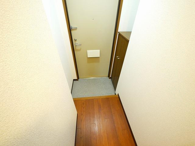 新大宮駅前北ビルの玄関