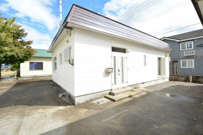 【外観】 | 福士住宅 | 物件の外観です 駐車場