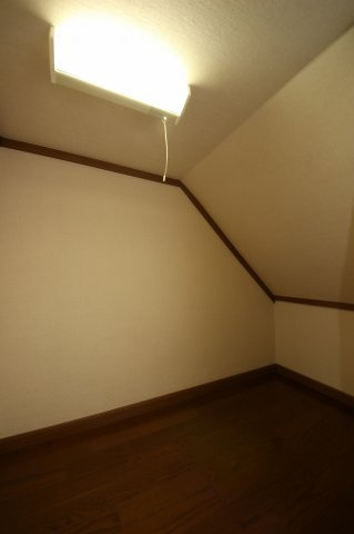ヴィラ・ブラッサムの収納|階段下収納