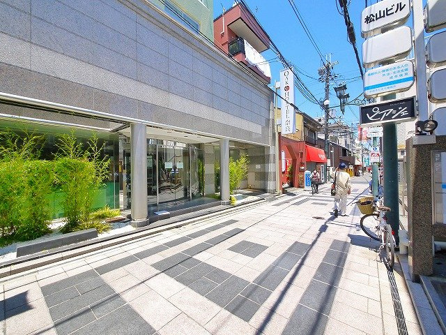 松山ビルの周辺
