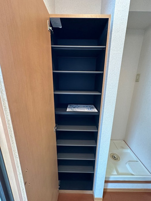 【玄関】 | Ｔ・メゾンリビエール | シューズボックスがあるので靴が散らからずいつでも玄関すっきり♪お客様もスムーズにお出迎えできますね♪