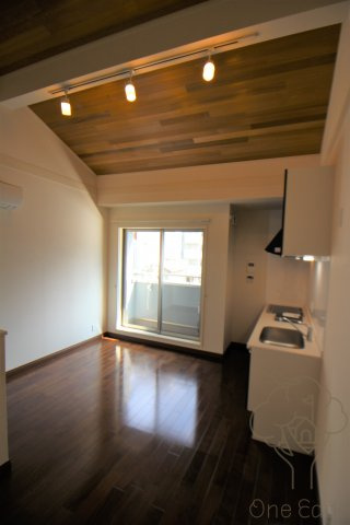 デザインメゾン茶屋町の居間・リビング