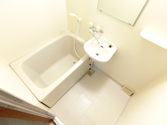 薮内ハイツの浴室