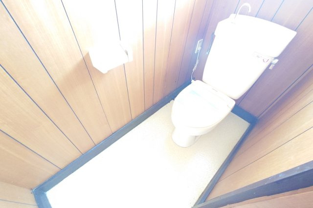 【トイレ】 | あがの市民病院前貸事務所 | 落ち着いた色調のトイレです
