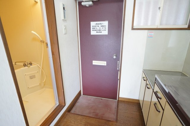 【玄関】 | コーポガーベラ | 
