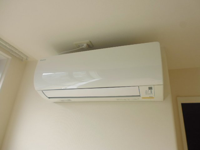 倉敷市東塚２丁目のアパートの設備|エアコン