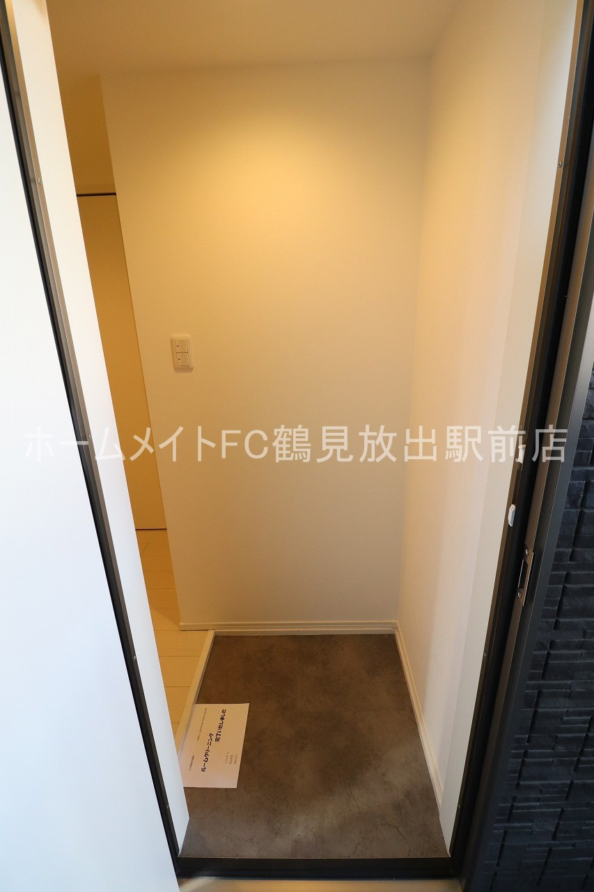 IoTアパートメント徳庵の玄関