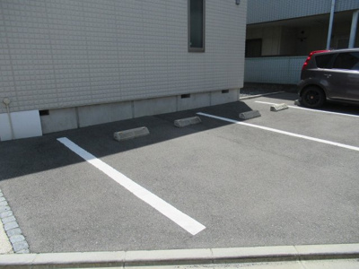 【駐車場】 | エスポワール花園 | カースペースがあります