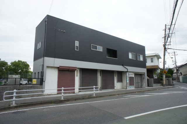 高津橋店舗の外観
