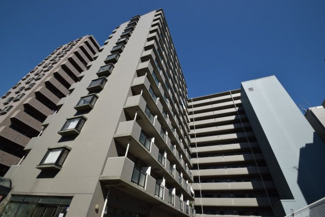 ラーバンＫの外観|13階建ての高層マンションです♪