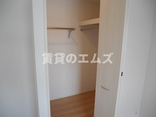 【収納】 | Ｄ－ｒｏｏｍ空港西 | Ｄ－ｒｏｏｍ空港西のウォークインクローゼット