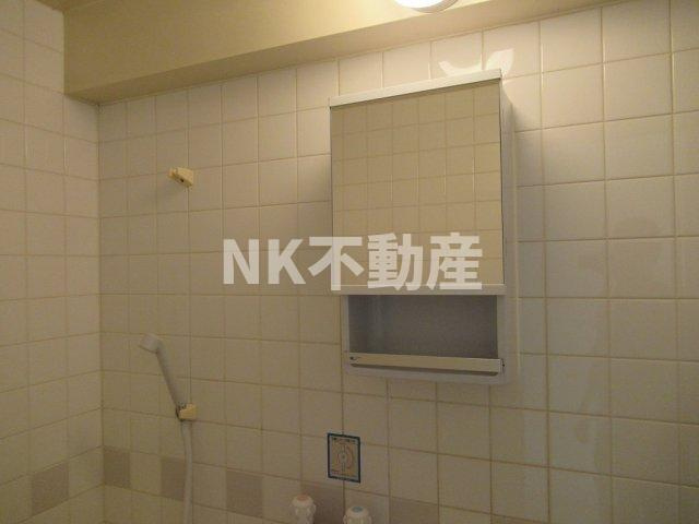 【浴室】 | ノアーズアーク長田21（長田賃貸） | お風呂に鏡があります