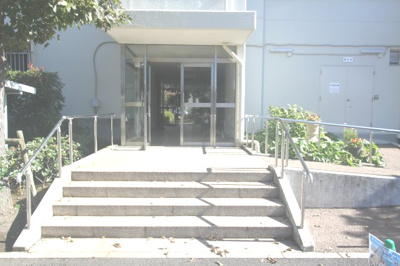 【エントランス】 | 富岡エステート2号棟