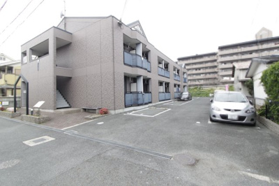 【駐車場】 | ピュアリーフ | 駐車場の空き状況は都度確認が必要です