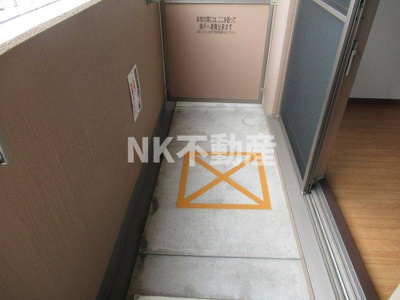 【バルコニー】 | プロミネンス（荒本賃貸） | 外からの目が気にならないバルコニーで洗濯物が干せます