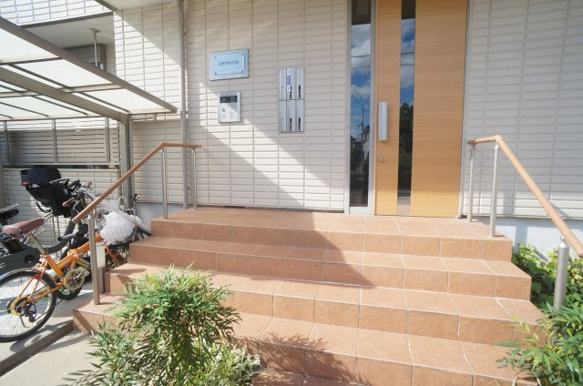 ステラハウス（星の荘）のエントランス