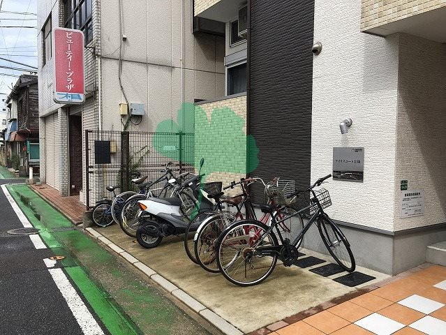 アイリスコート吉塚の駐車場