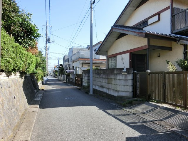 八千代市八千代台南２丁目　売地　建築条件なし　整形地　約５６坪の外観|八千代市八千代台南２丁目　売地　古家あります。アパート用地としてもどうぞ。