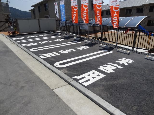 カーサアリエッタD　D棟の駐車場