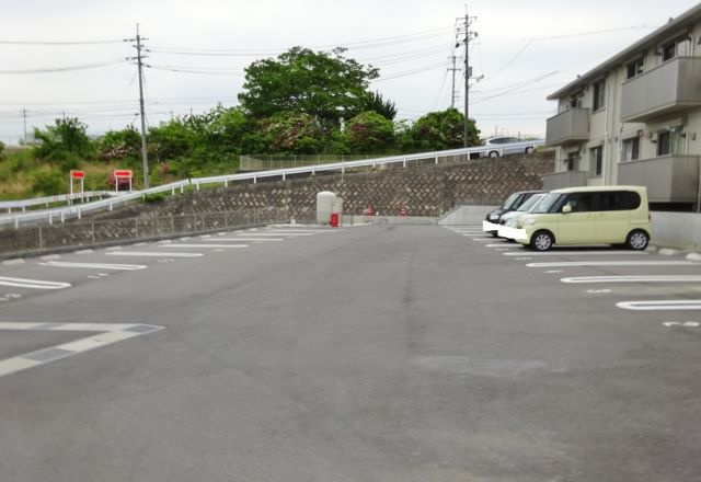 カーサアリエッタD　D棟の駐車場