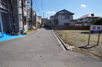 【前面道路含む現地写真】