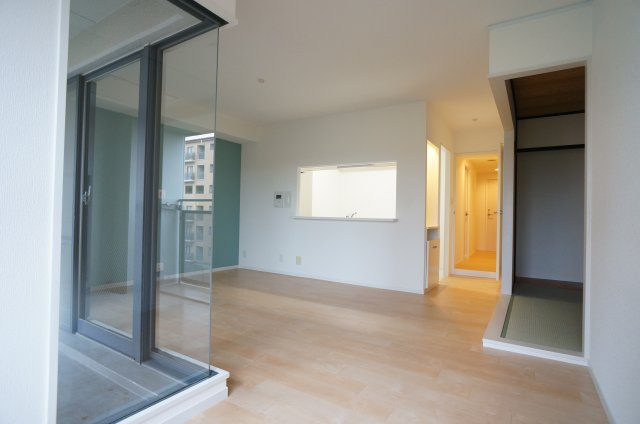 【居間・リビング】 | 三田カルチャータウン・リフォレＣ棟406号室　女子学生専用シェアハウス