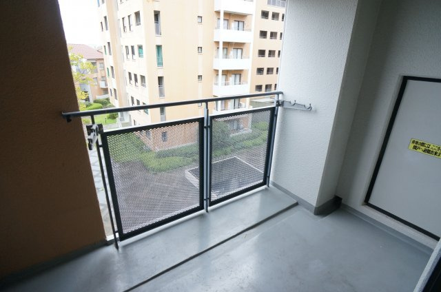 【バルコニー】 | 三田カルチャータウン・リフォレＣ棟406号室　女子学生専用シェアハウス