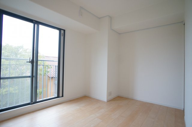 【洋室】 | 三田カルチャータウン・リフォレＣ棟406号室　女子学生専用シェアハウス