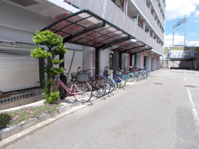 【その他共用部分】 | キューブ塚口 | 自転車置き場