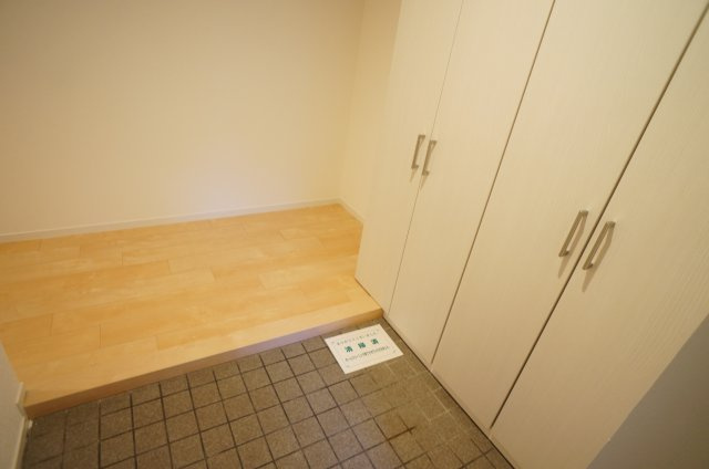 【玄関】 | 三田カルチャータウン・リフォレＣ棟406号室 | ゆったりとした玄関です