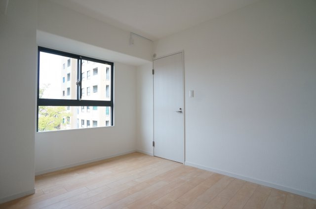 【洋室】 | 三田カルチャータウン・リフォレＣ棟406号室 | 落ち着いた色調の洋室です