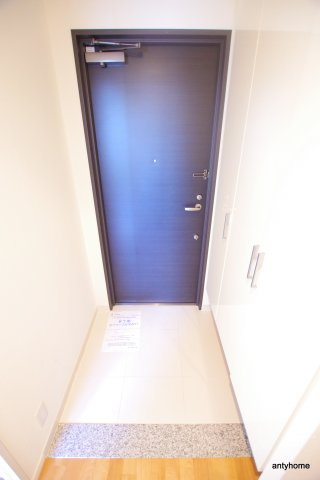 アーデンタワー福島ウエスト　仲介手数料無料の玄関