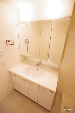 アーデンタワー福島ウエスト　仲介手数料無料の洗面所