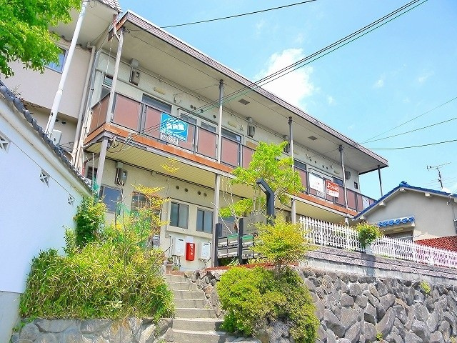 ハイツいかるが　あやめ池の外観|落ち着いた雰囲気の外観です