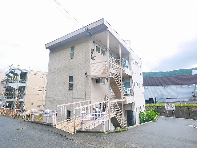 石原マンションの外観