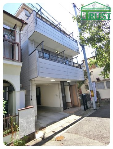 明石市大道町2丁目インナーガレージハウスの外観