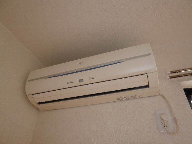 レーベン中畝ⅢＢの洋室|エアコン