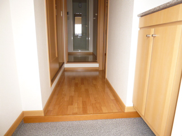 レーベン中畝ⅢＢの玄関