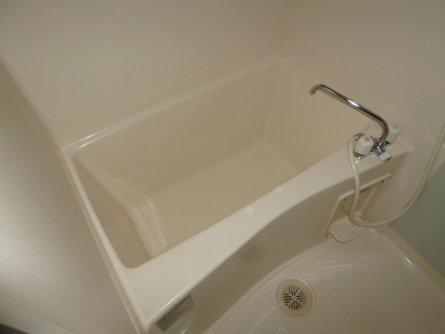 レーベン中畝ⅢＢの浴室