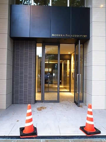 モダンパラッツォけやき通りのエントランス|モダンパラッツオけやき通り（2F)