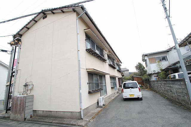 秋山アパートの駐車場|内装イメージ：同物件別室