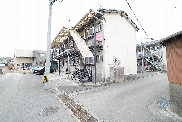 秋山アパートの外観