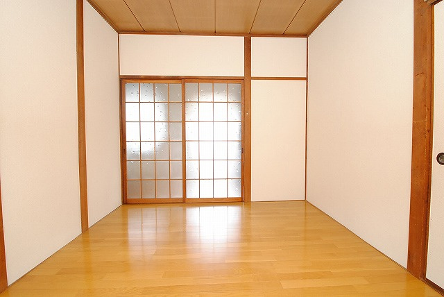 秋山アパートの居間・リビング|内装イメージ：同物件別室